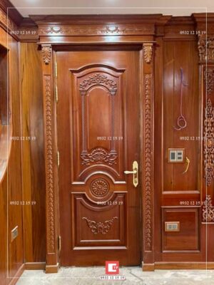 Cửa phòng ngủ gỗ căm xe